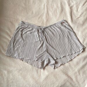 Danskin Silky Creamy Beige Loungewear Shorts XL Womens